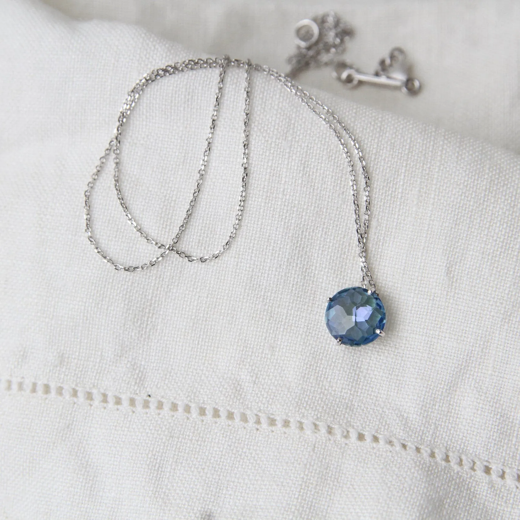 14k White Gold 8mm Round English Blue Topaz Necklace