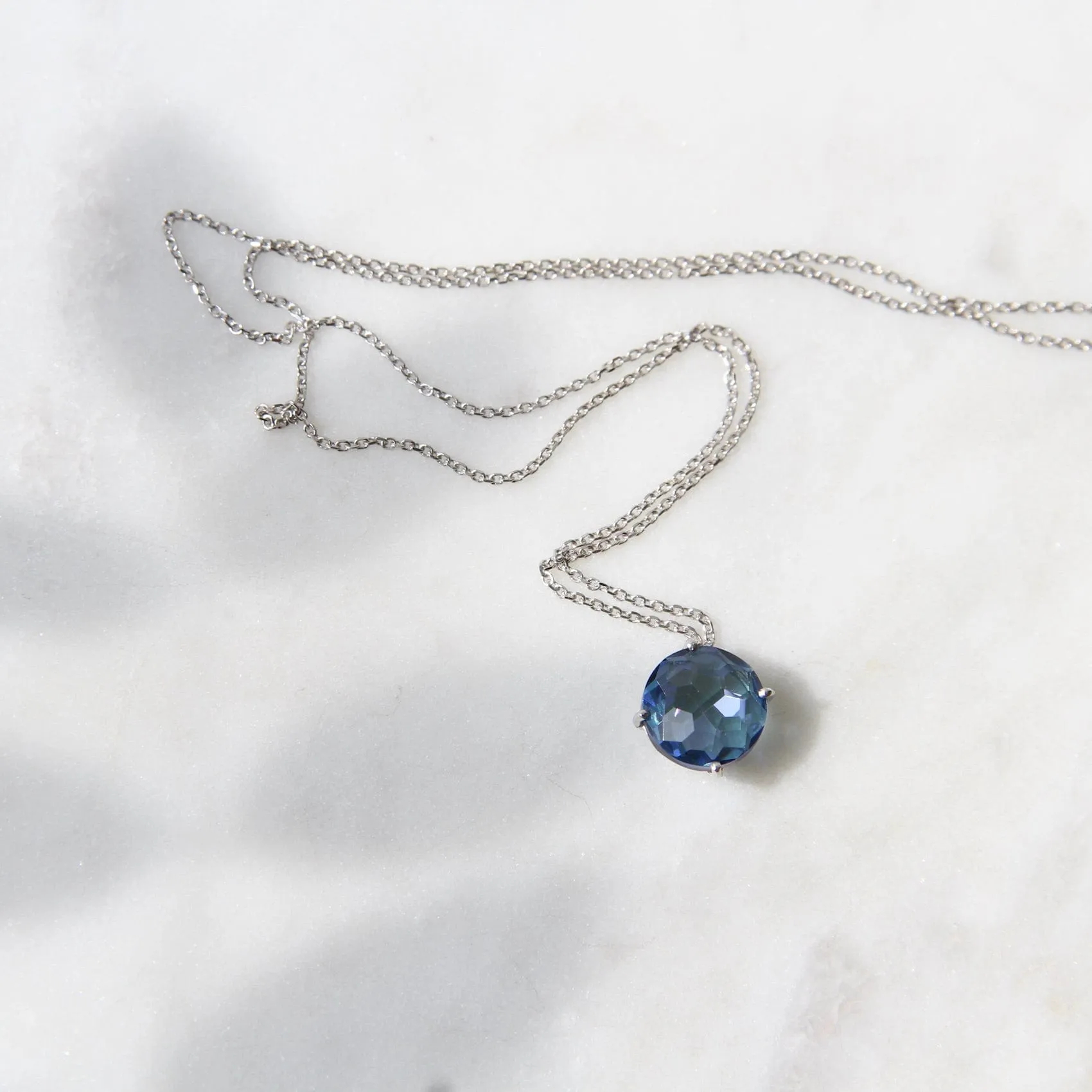 14k White Gold 8mm Round English Blue Topaz Necklace