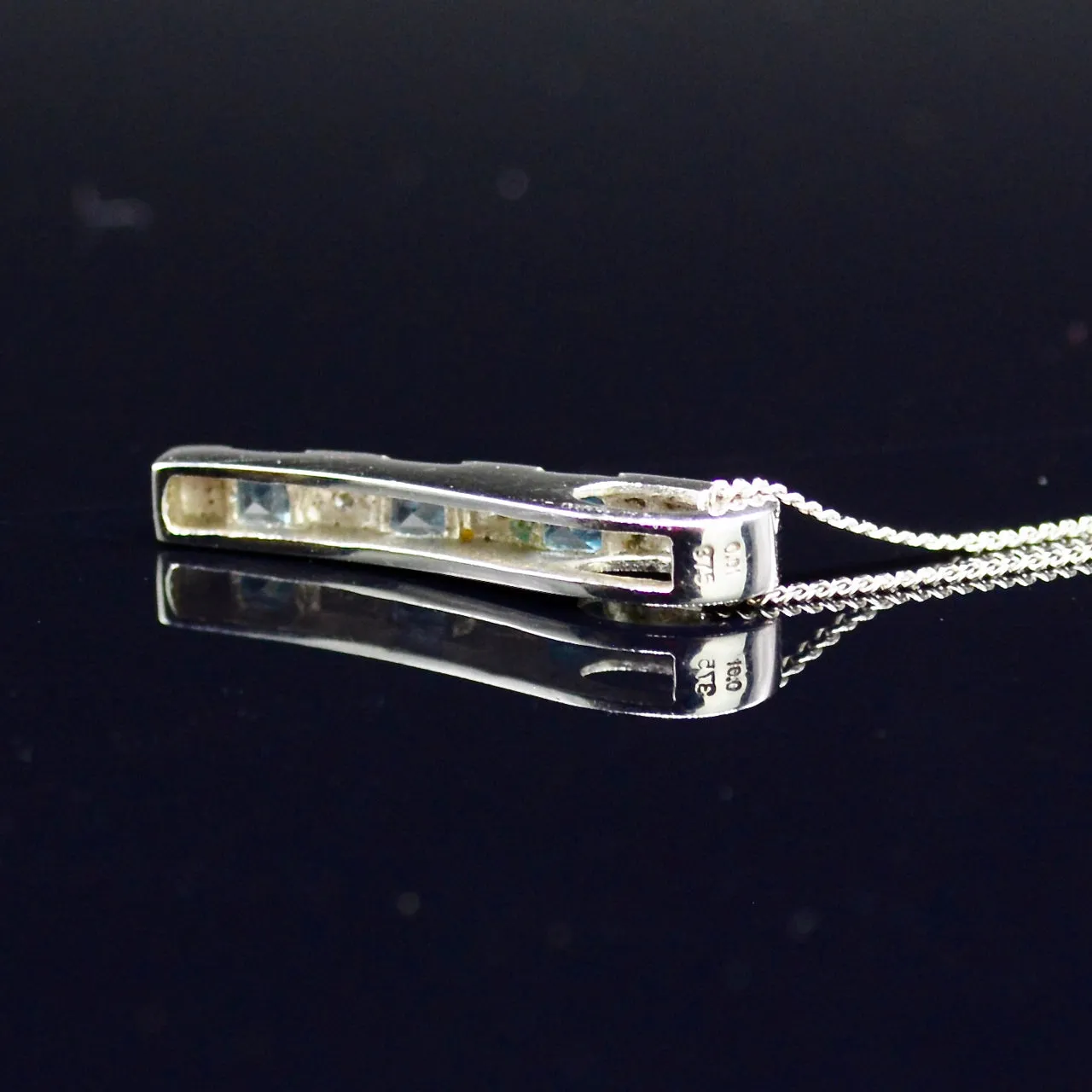 9CT White Gold Sky Blue Topaz & Diamond Pendant & Necklace