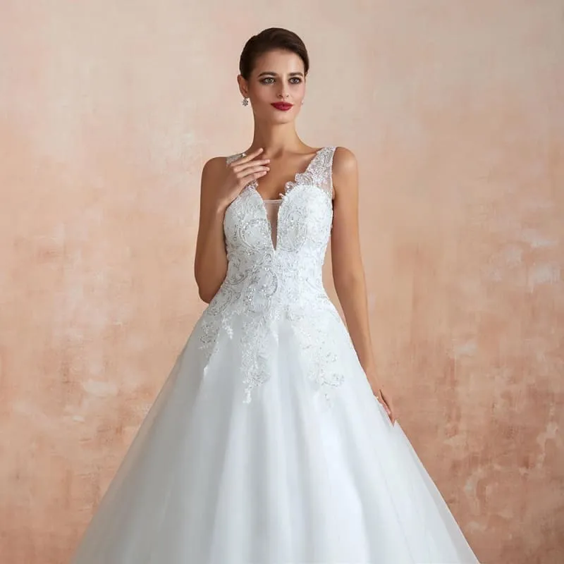 Exquisite Appliques Tulle A-line Wedding Dress