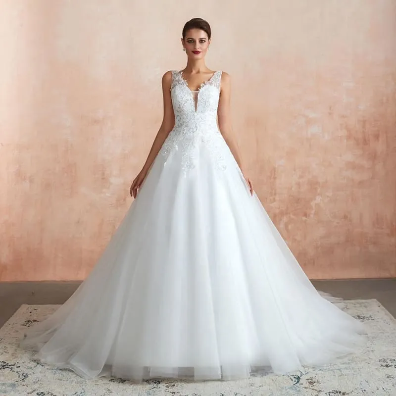 Exquisite Appliques Tulle A-line Wedding Dress