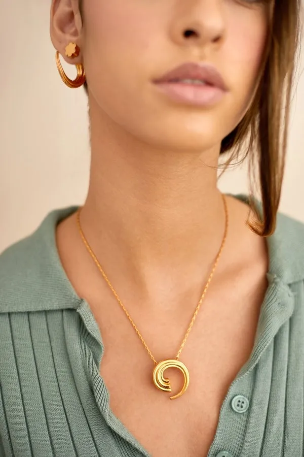 Janhvi Kapoor In OH Poppi Tuscon Hoop Earrings