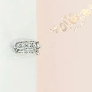 Silver Marguerite Ear Cuff