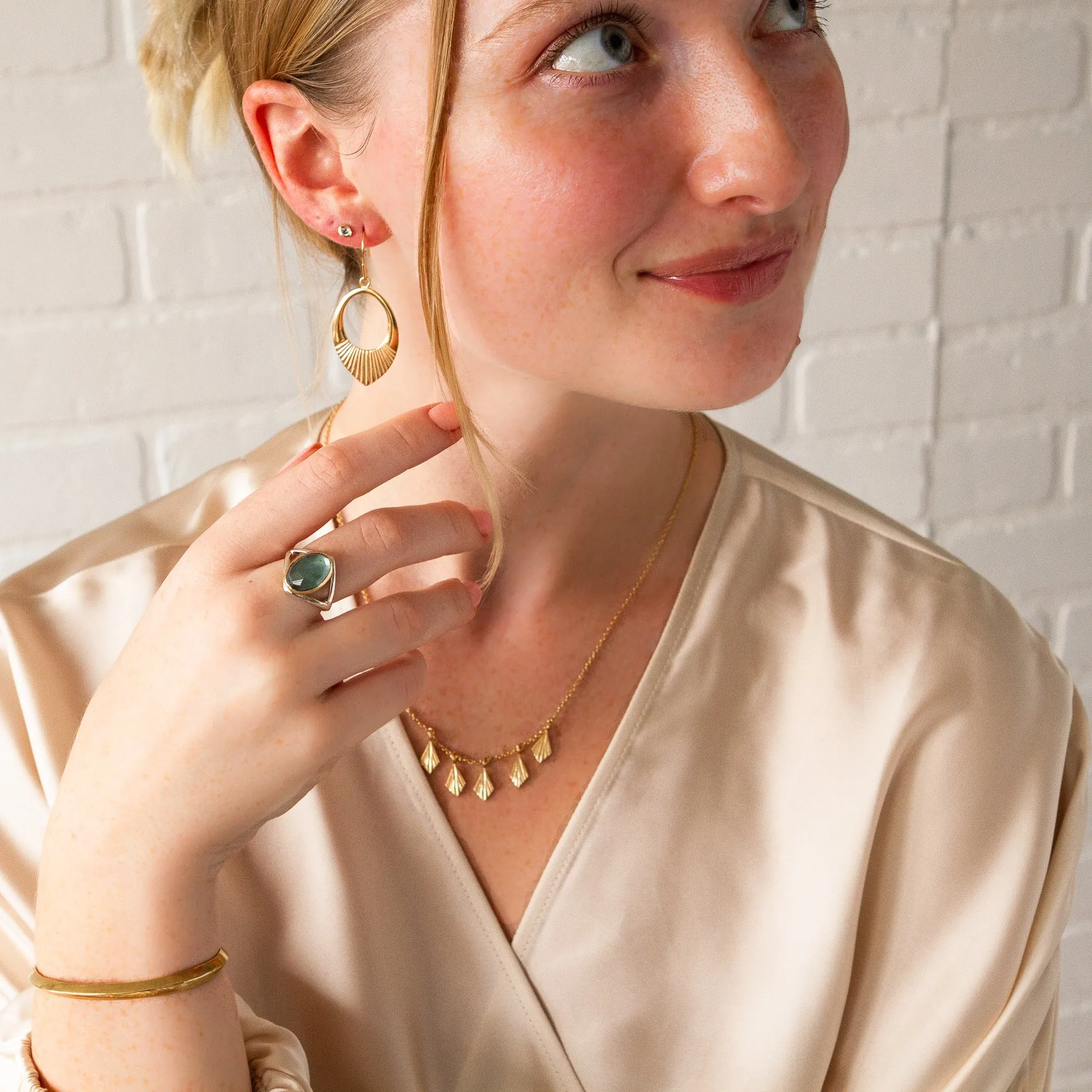 Small Aurora Blue Sapphire Stud Earring in Yellow Gold